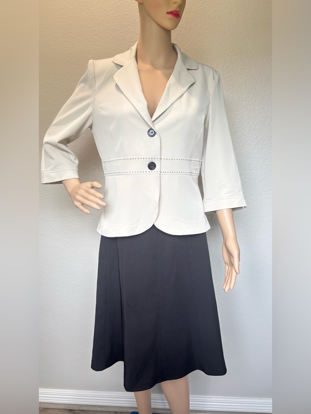 Courtenay Set Cream Two-Button Tailored Blazer 3/4 sleeves and Black Skirt - Picture 14 of 14